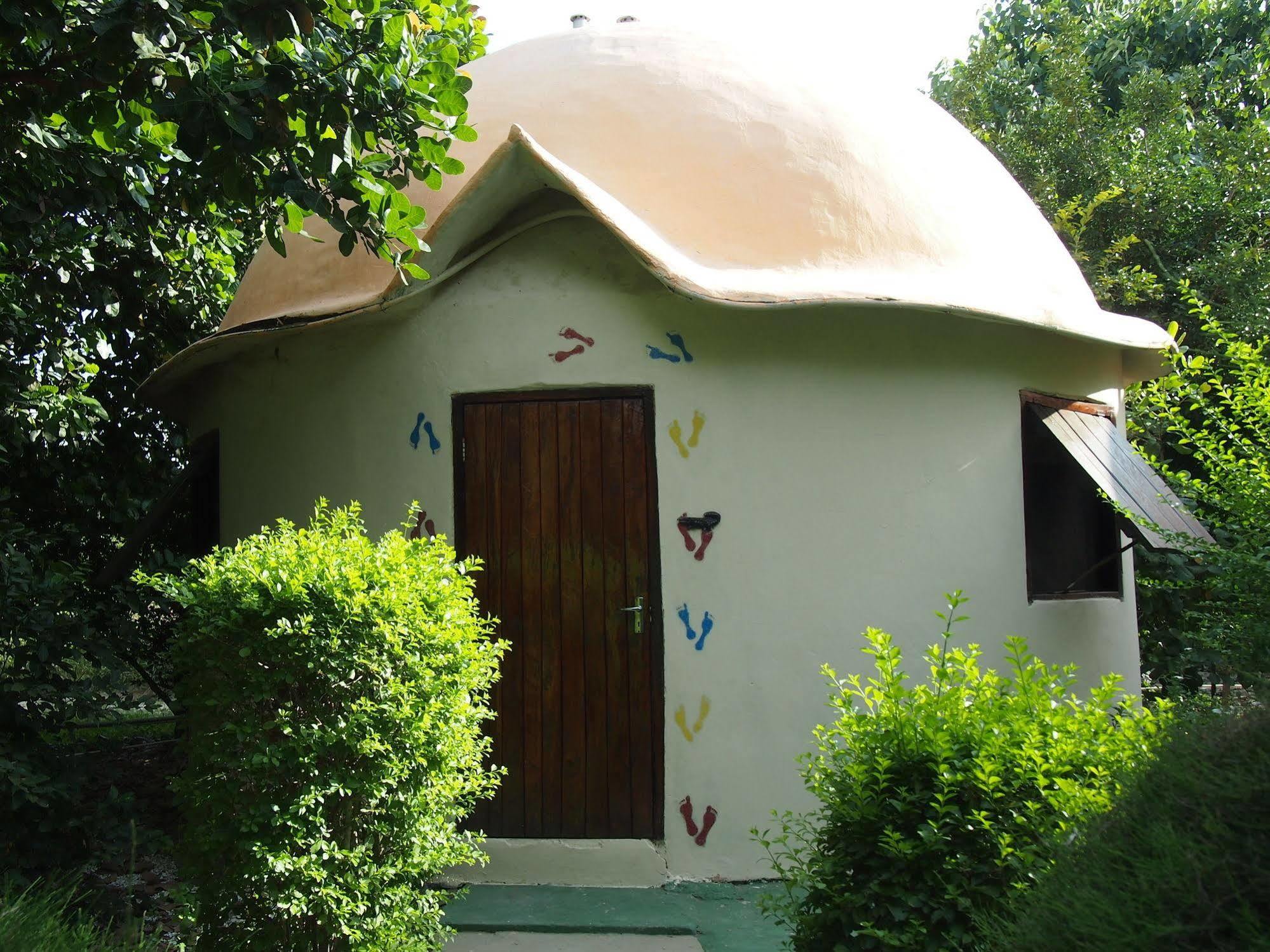 Footsteps Eco-Lodge Gunjur Dış mekan fotoğraf